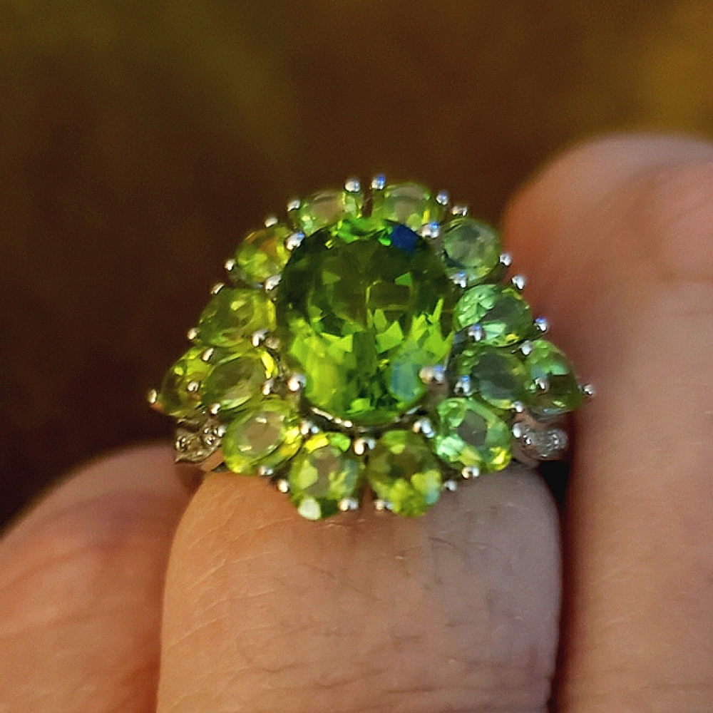 Size 8, Hebei Peridot & Diamond Ring, 925 Silver, TGW 5.92 carats NWT